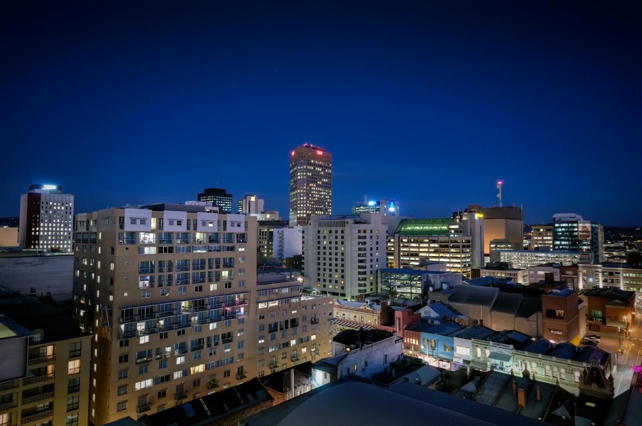 La Loft Apartments North Terrace Adelaide Oda fotoğraf